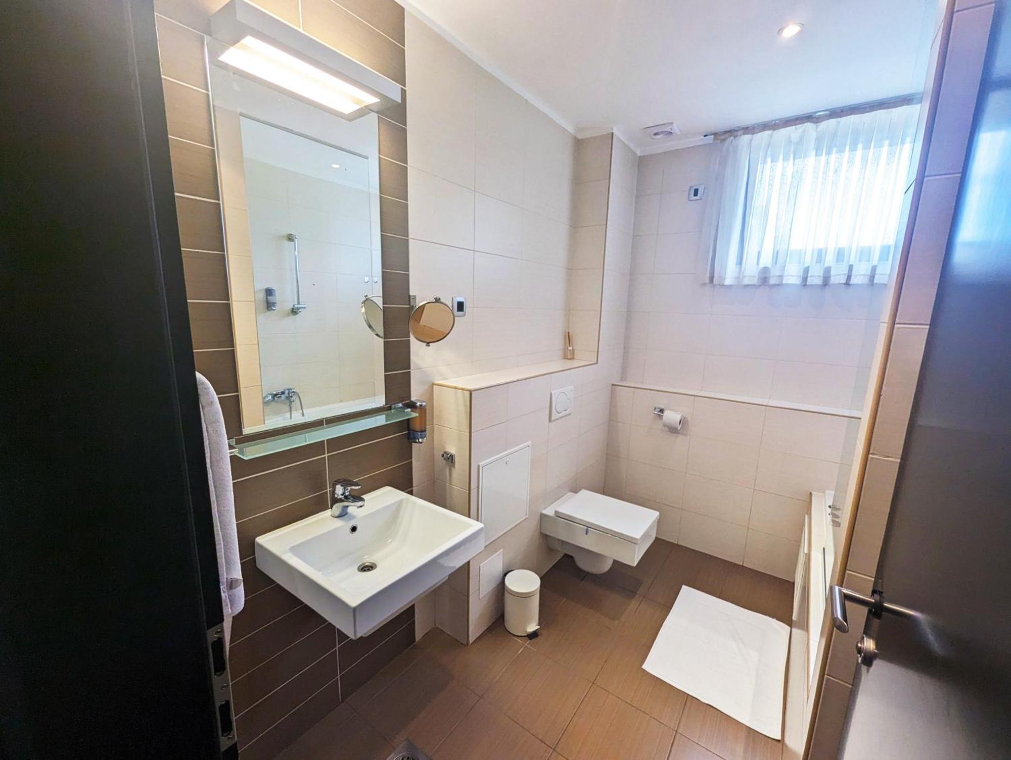 Nitro Rooms Ljubljana Ngoại thất bức ảnh
